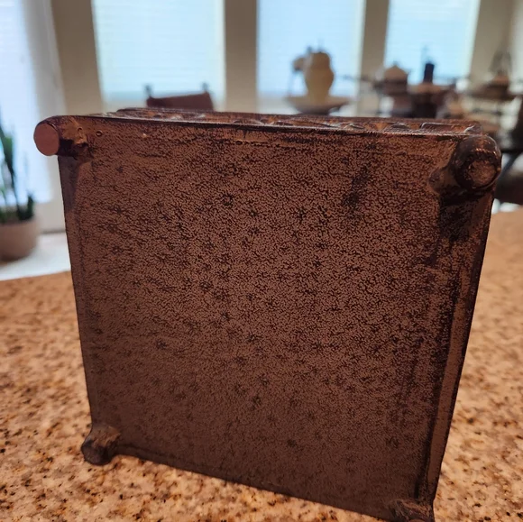 Gracious Goods Ornate Brown Metal Holder For Tissue Box "6x6" - Picture 4 of 4